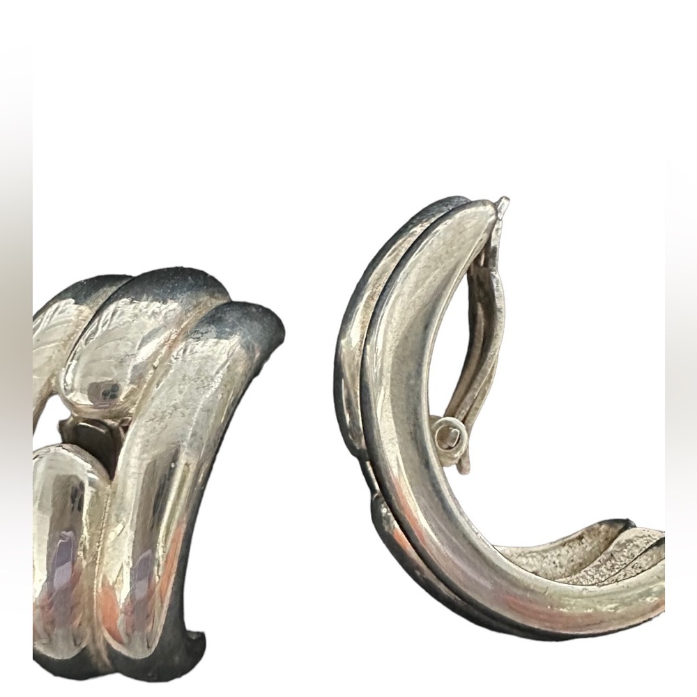 VINTAGE GIVENCHY SILVER CLIP ON